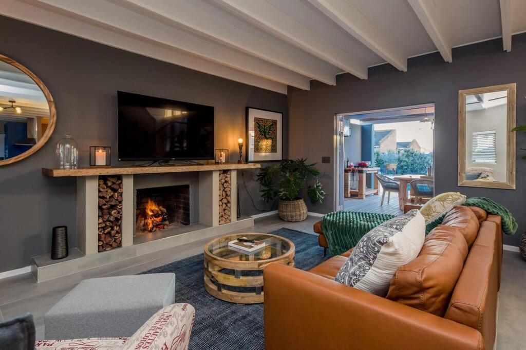 Casa de férias House W Pool, Fireplace, Braai Cidade Do Cabo